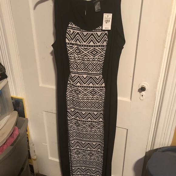 Dress - Picture 2 of 4